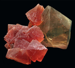 Fluorite_en-quartz-fumé_Fluorite-Laurent_924x616-web