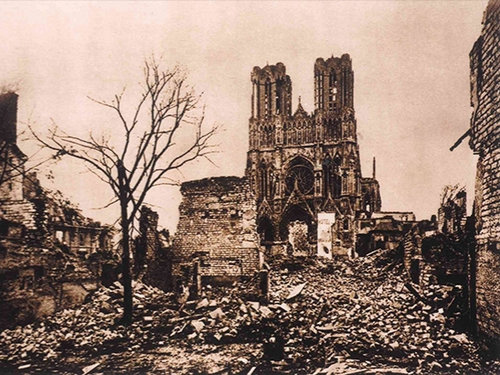 ND de Reims après l'incendie