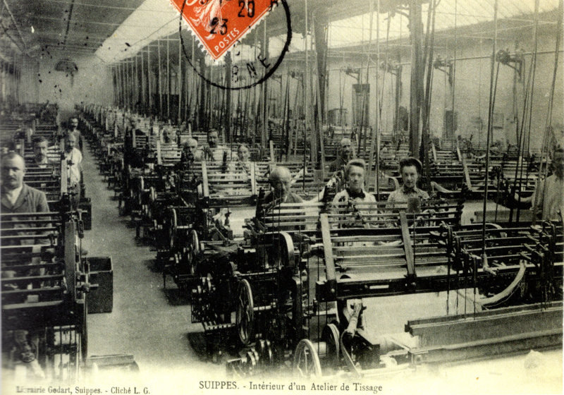 Suippes intérieur d’un atelier de tissage